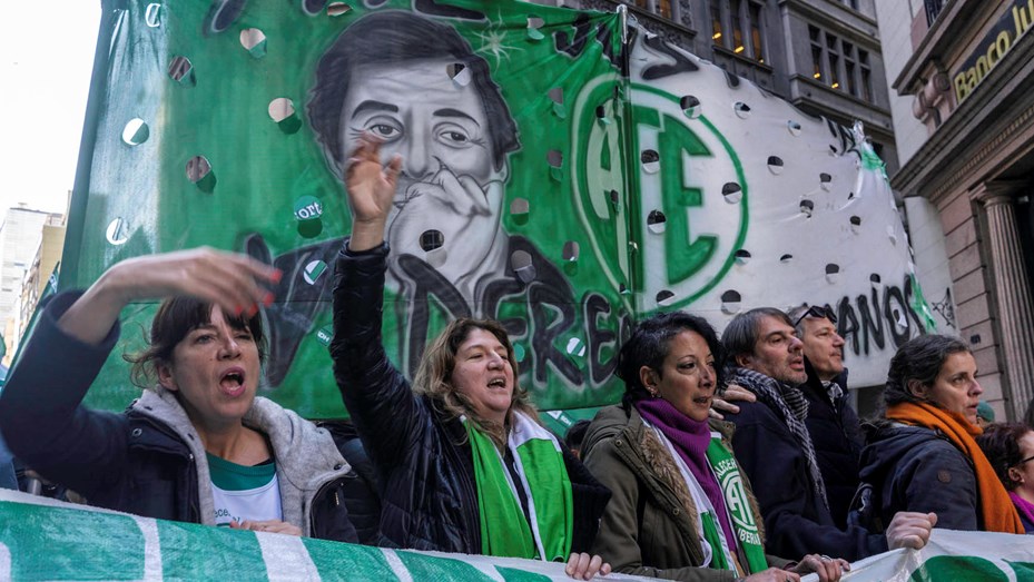 ATE y la UTEP paran ante la amenaza de una «tercera ola de despidos» por parte del Gobierno