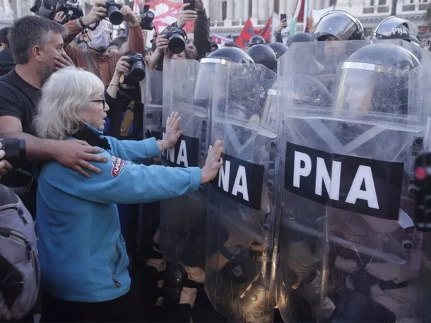 Congelado desde hace 8 meses: es oficial el pago del devaluado bono de 70 mil pesos a jubilados