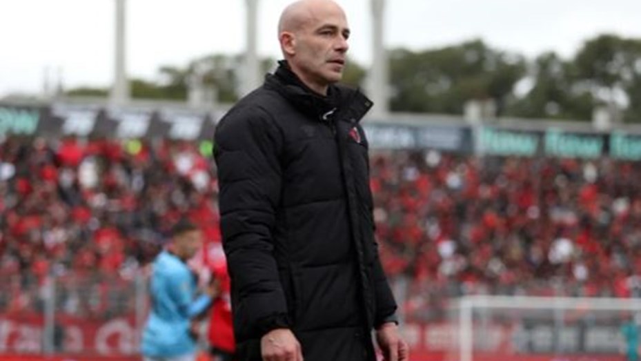 Tras las derrota ante Argentinos Juniors, Sebastián Méndez renunció como D.T de Newell´s