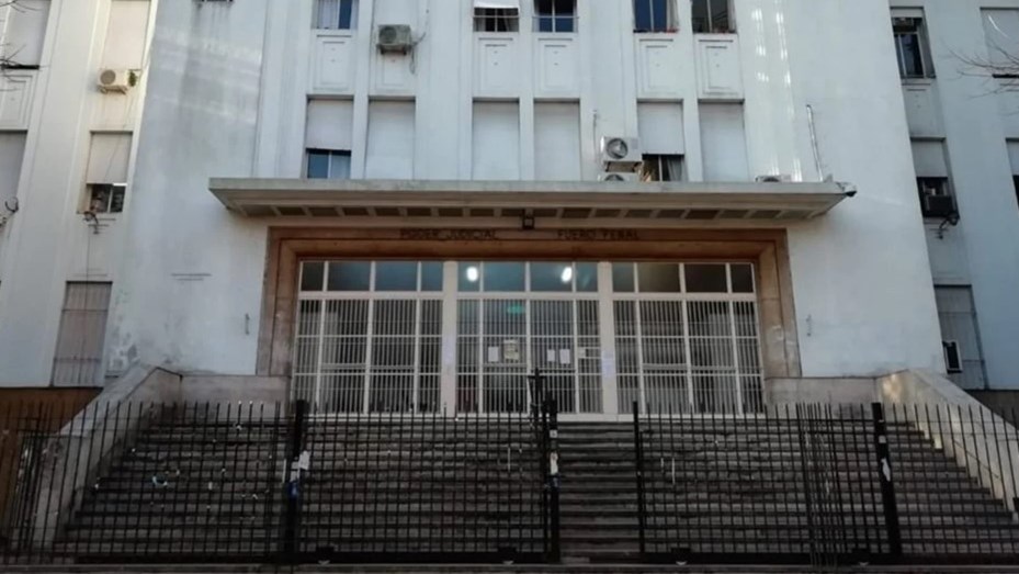Detuvieron a un funcionario de la Procuración Bonaerense acusado de abusar de su hijastra