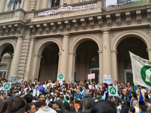 Hospital Bonaparte en lucha: médicos y familiares de pacientes rechazan el cierre dispuesto por Milei