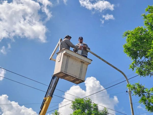 Municipalidad de Barranqueras realizó un operativo de cambio de luminarias en la ciudad