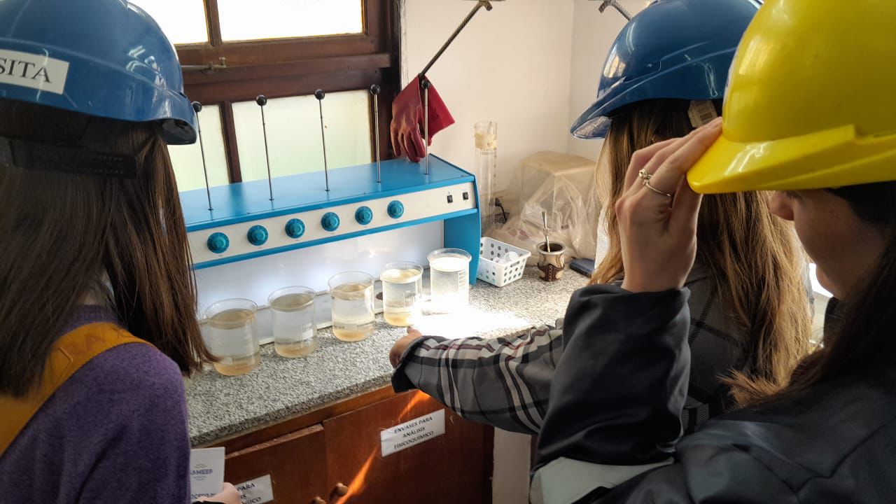 Espacio Educativo: estudiantes universitarios realizaron visita guiada por la planta potabilizadora de Barranqueras