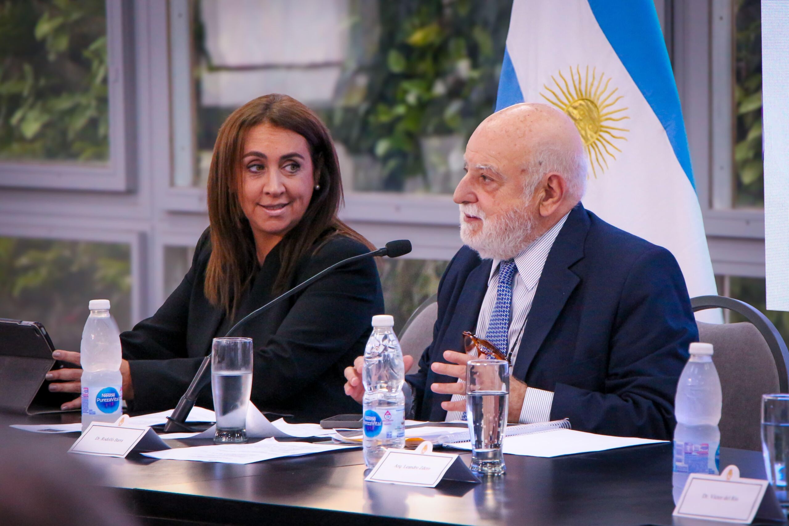 El Gobernador Zdero acompañó la jornada de Derecho Público “Ley de Bases y sus implicancias en los ordenamientos nacionales y locales”