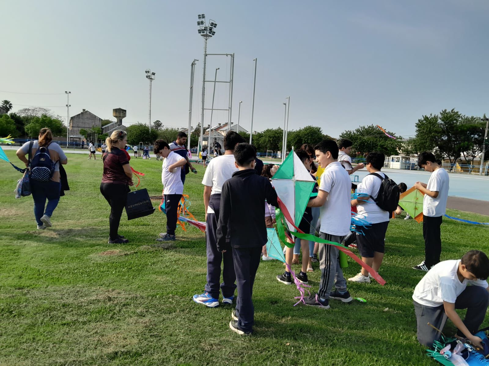 Jornada de esparcimiento de alumnos primarios en el Jaime Zapata