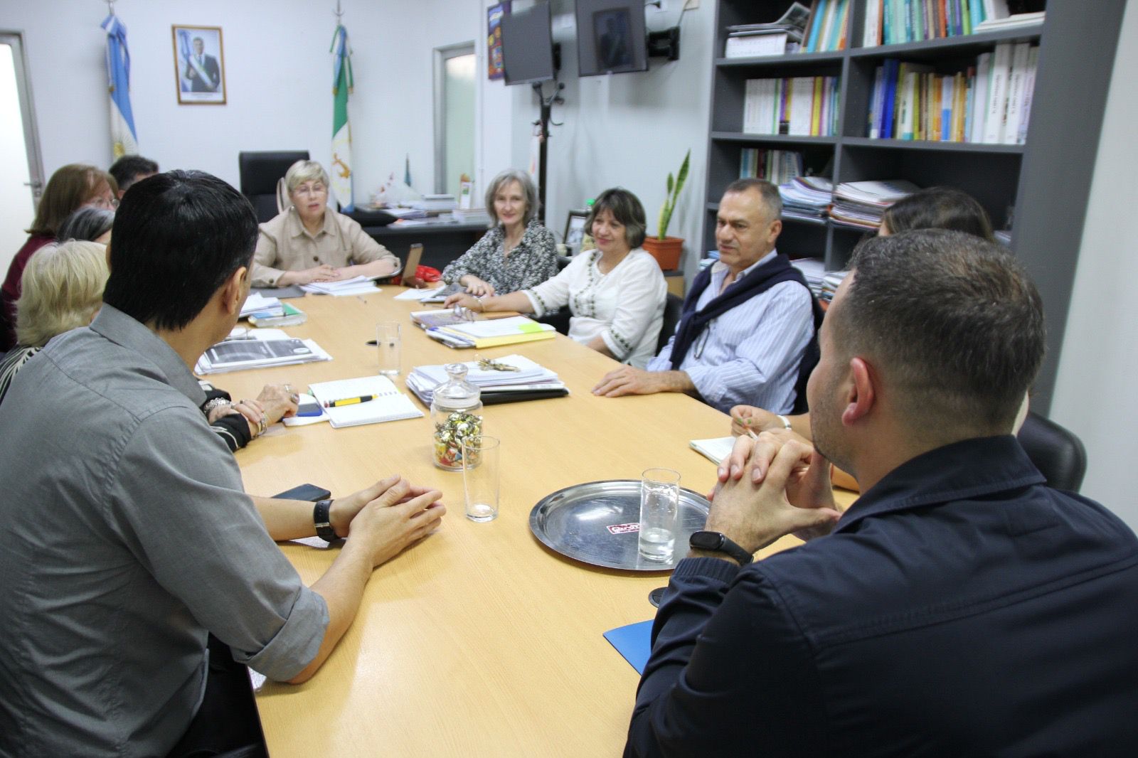 La cartera educativa articula con distintos actores para garantizar la implementación de educación financiera para los estudiantes chaqueños
