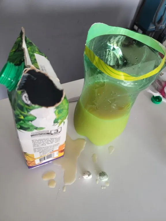 Una mujer le llevó jugo a un detenido y fue descubierta