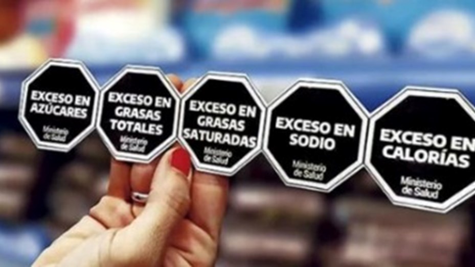 El Gobierno flexibiliza la Ley de Etiquetado Frontal y varios alimentos perderán sellos negros