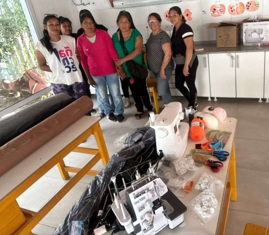 Capacitación laboral para mujeres: dictan taller de costura y tejidos en Villa Río Bermejito