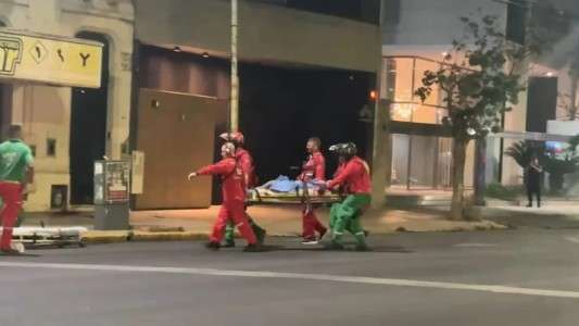 Ladrones balearon a un policía de la Ciudad durante un intento de robo y está grave