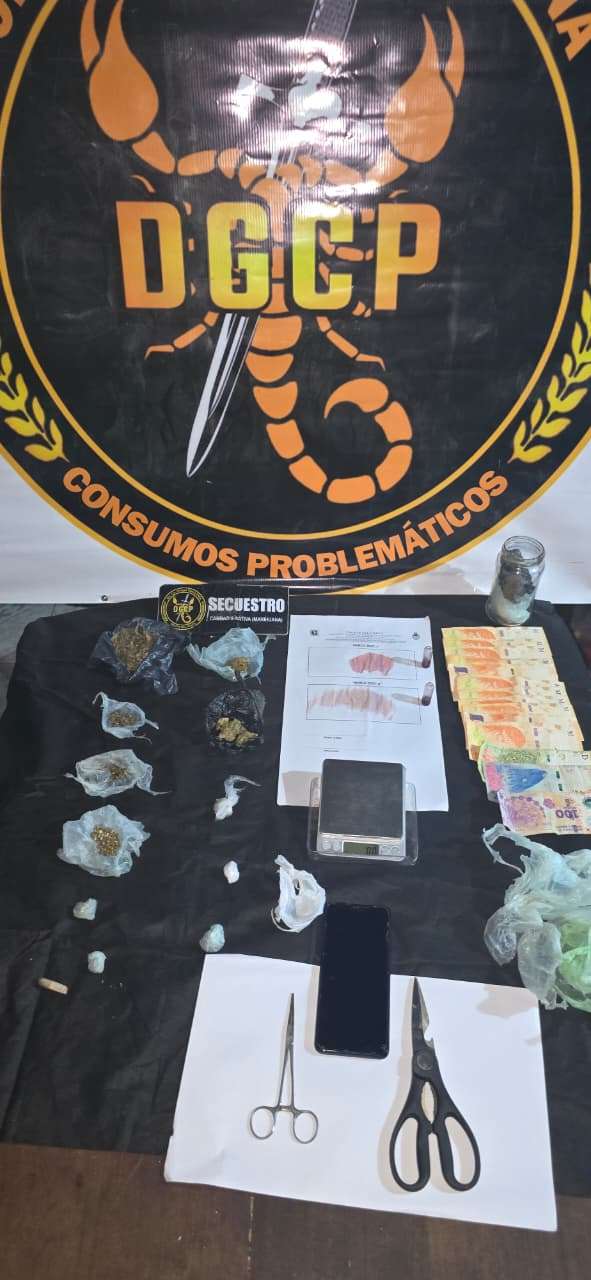 Sáenz Peña: allanamiento antidrogas terminó con una mujer aprehendida y secuestro de marihuana.