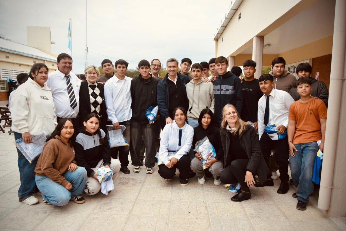 Campo Bedogni: el gobernador Zdero inauguró el nuevo edificio escolar para los tres niveles