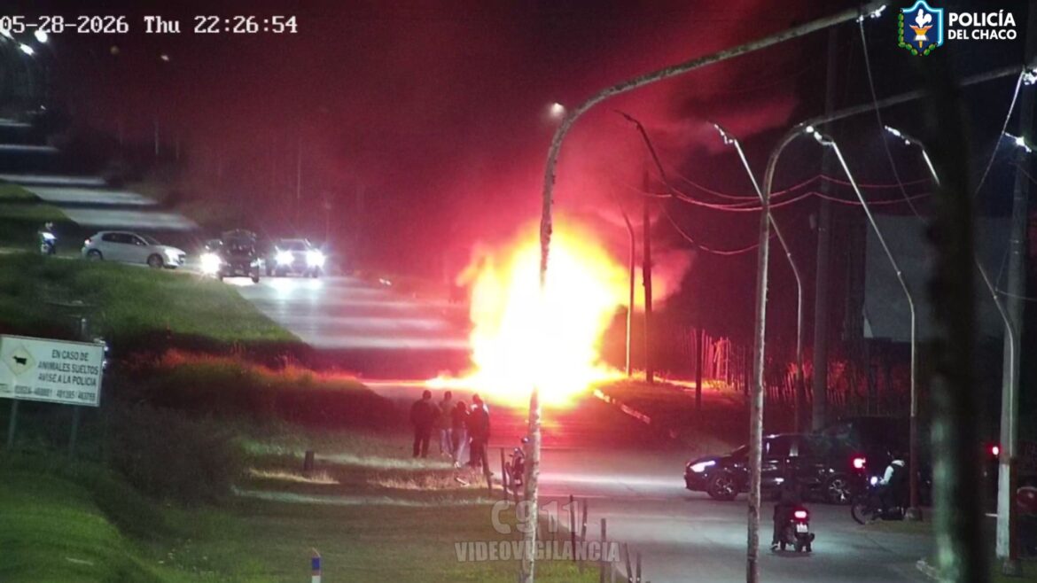 Bomberos sofocaron el incendio de un automóvil