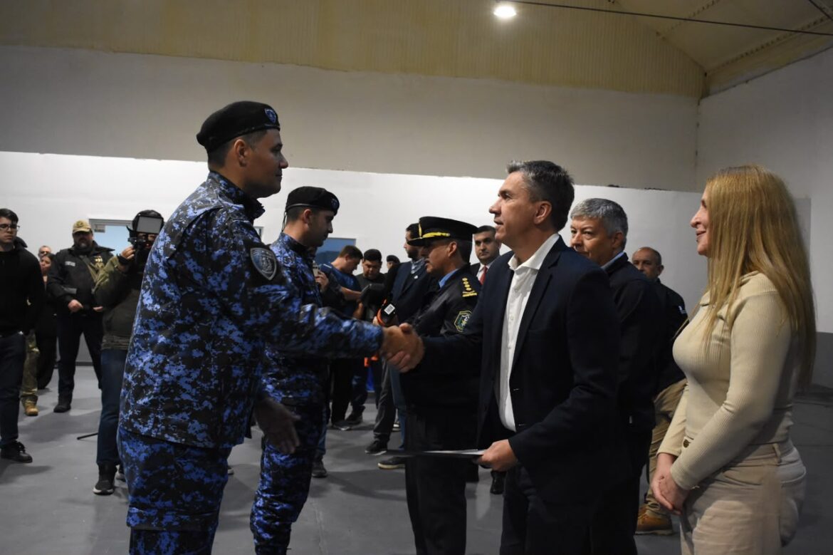Zdero entregó equipamiento e inauguró la nueva sede del Departamento de Infantería
