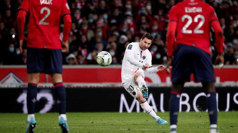 La prensa francesa cambia las críticas por elogios hacia Messi tras la goleada del PSG