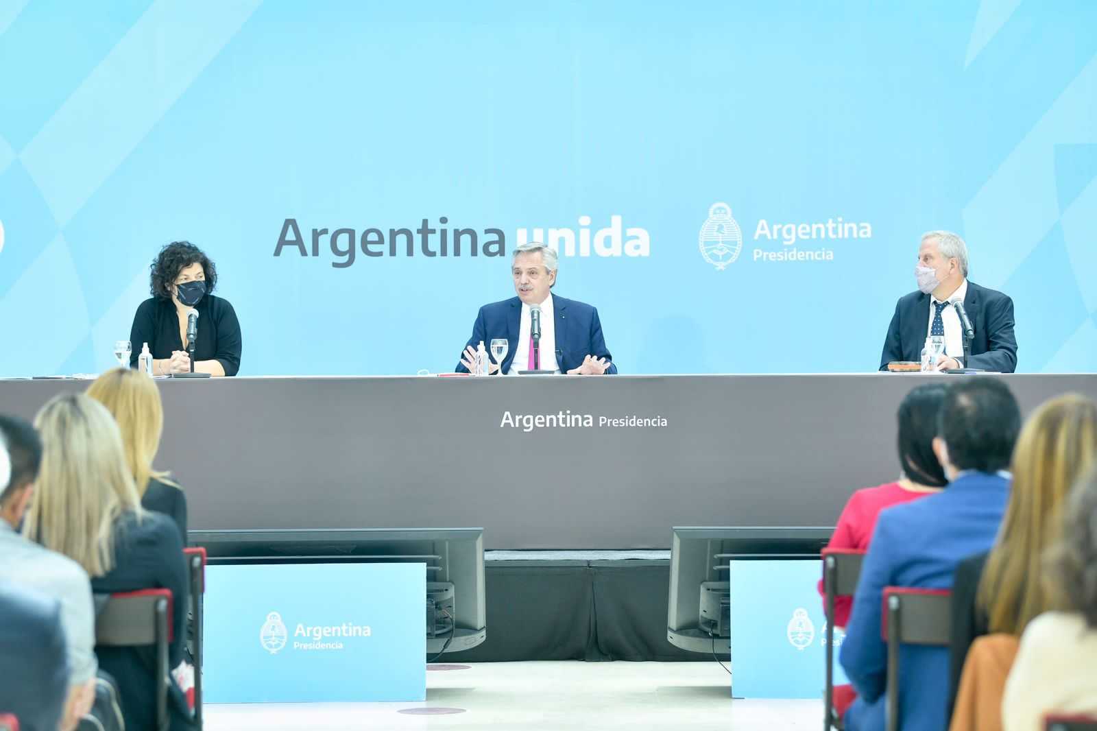 Alberto Fernández destacó el trabajo conjunto y federal para “volver a llevar a cada chico al colegio”