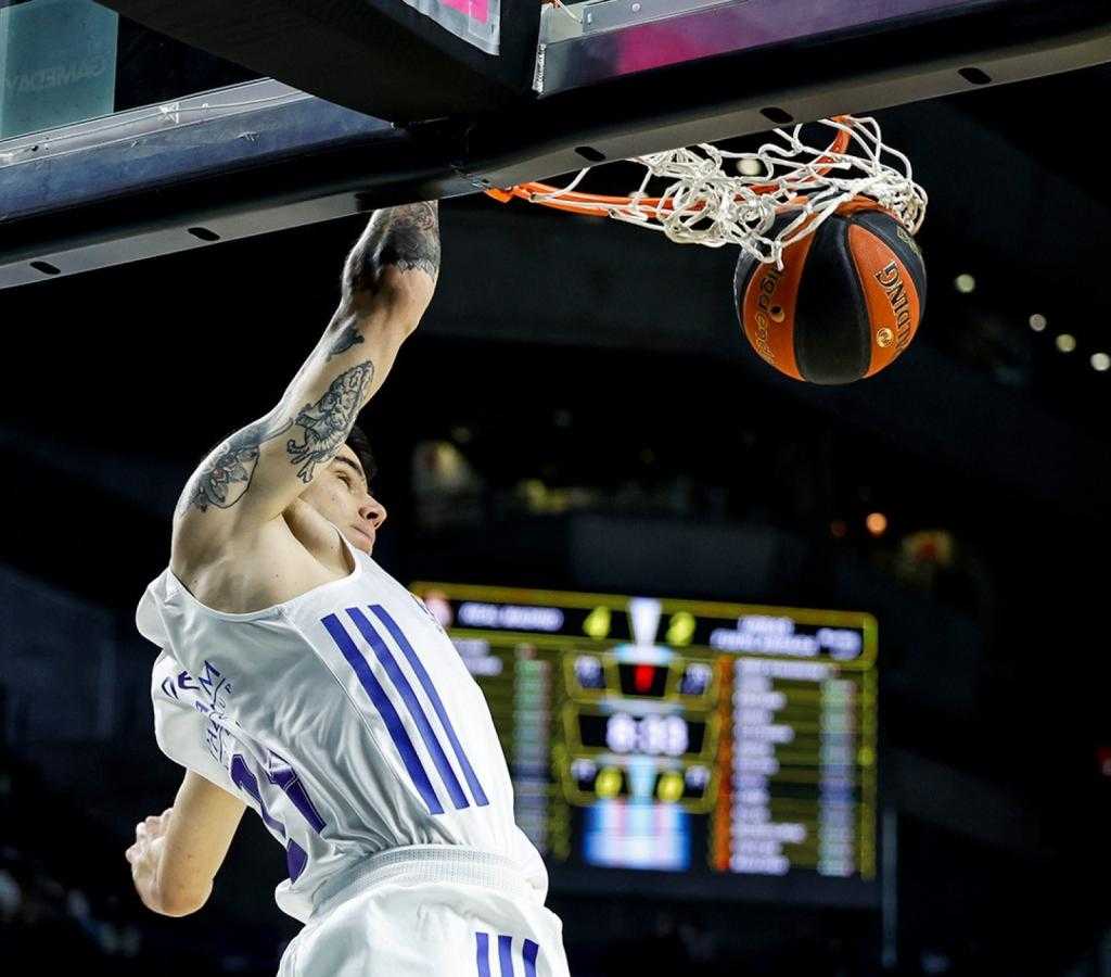 El argentino Deck brilló en el triunfo de Real Madrid por el campeonato español