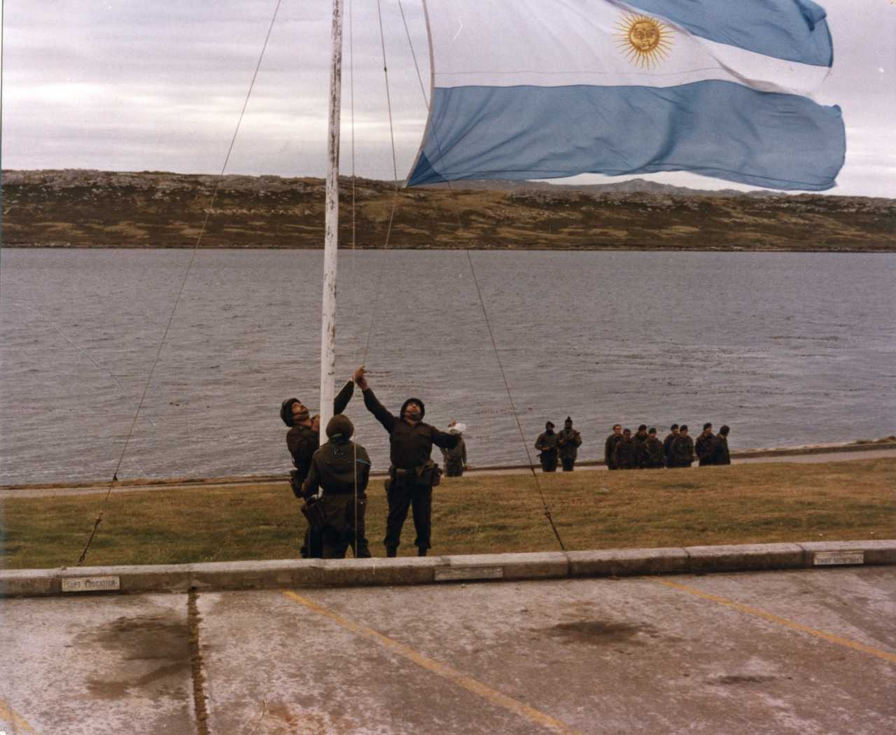Defensa homenajea a los caídos y veteranos de Malvinas en su sitio web