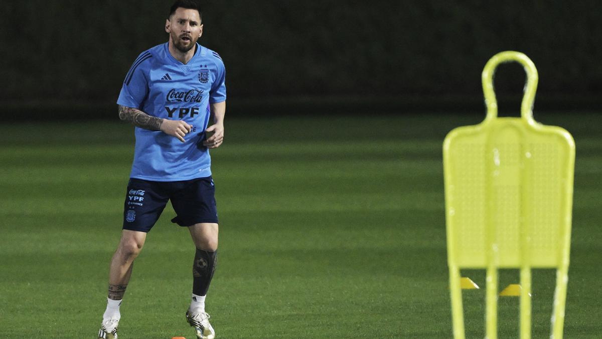 Con Messi como titular, Scaloni despeja dudas en la penúltima práctica antes del debut