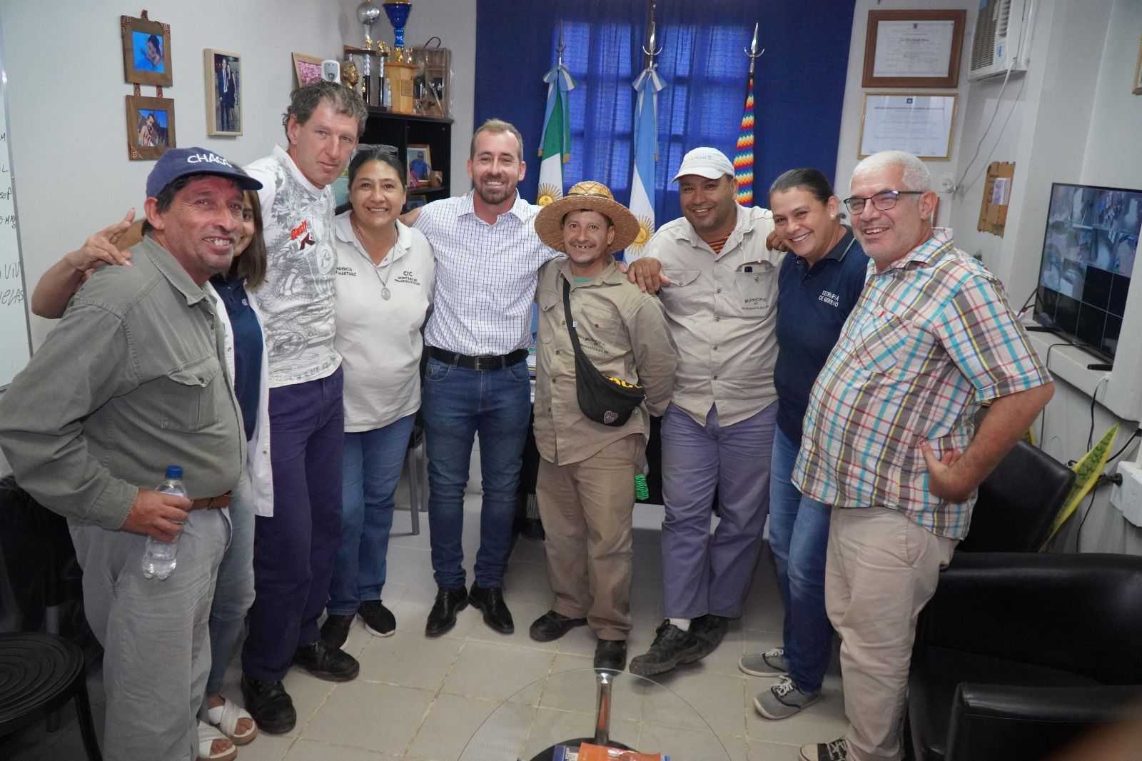 Trabajadoras y trabajadores municipales de Margarita Belén, tendrán cláusula gatillo
