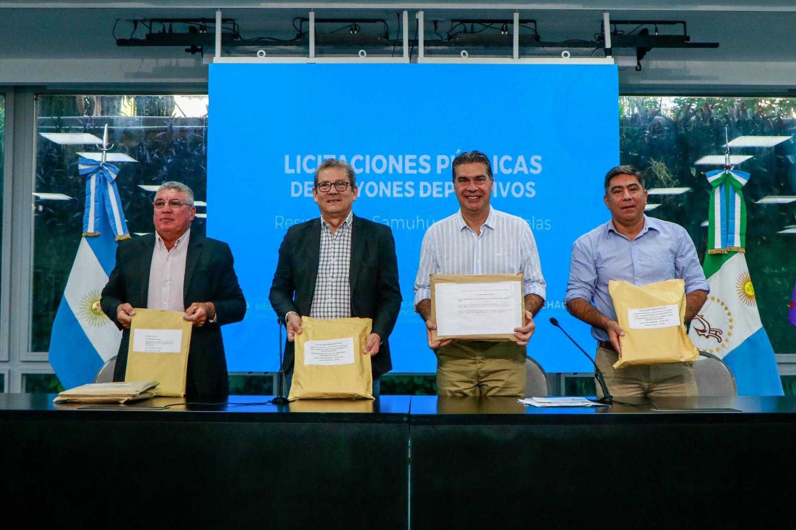 Capitanich abrió sobres de licitación para construir playones deportivos en Samuhú, Puerto Vilelas y Resistencia