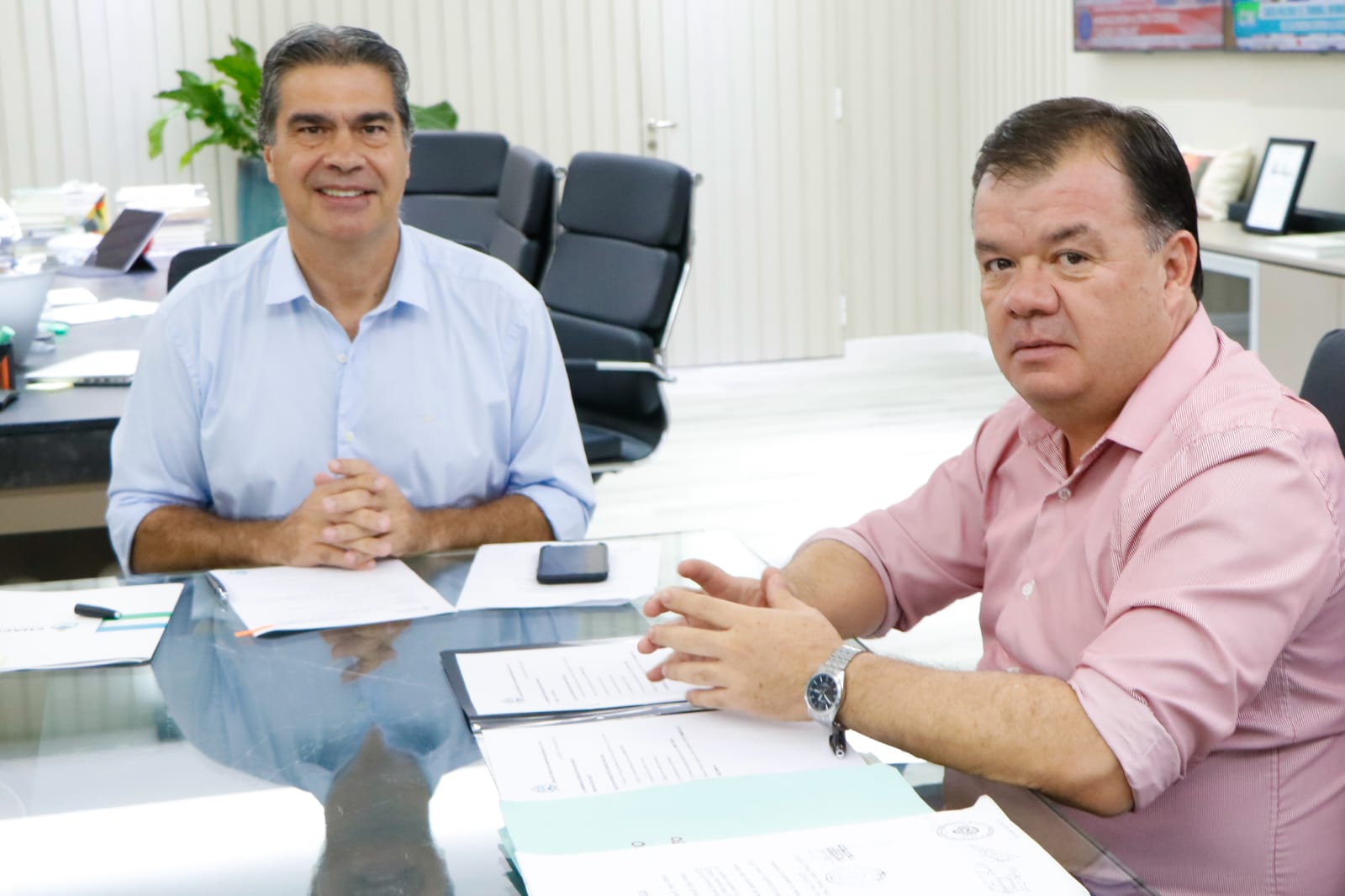 Capitanich acordó agenda de obras estratégicas con los intendentes de Lapachito y Charadai