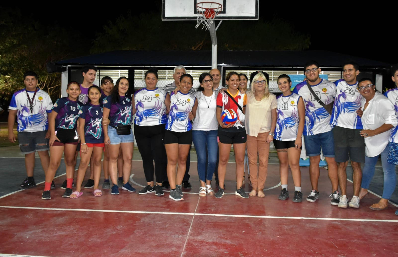 Fontana: Patricia Rodas habilitó dos playones deportivos
