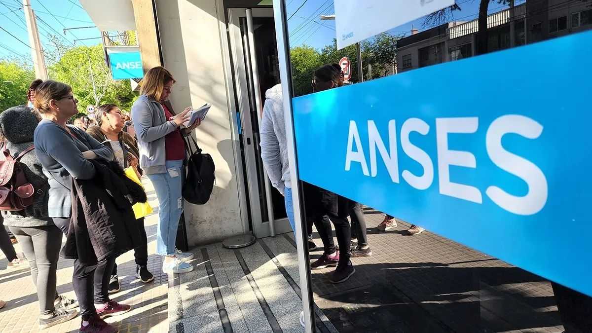 Cobran hoy las personas jubiladas con ingresos hasta $ 58.665 y DNI terminado en 2