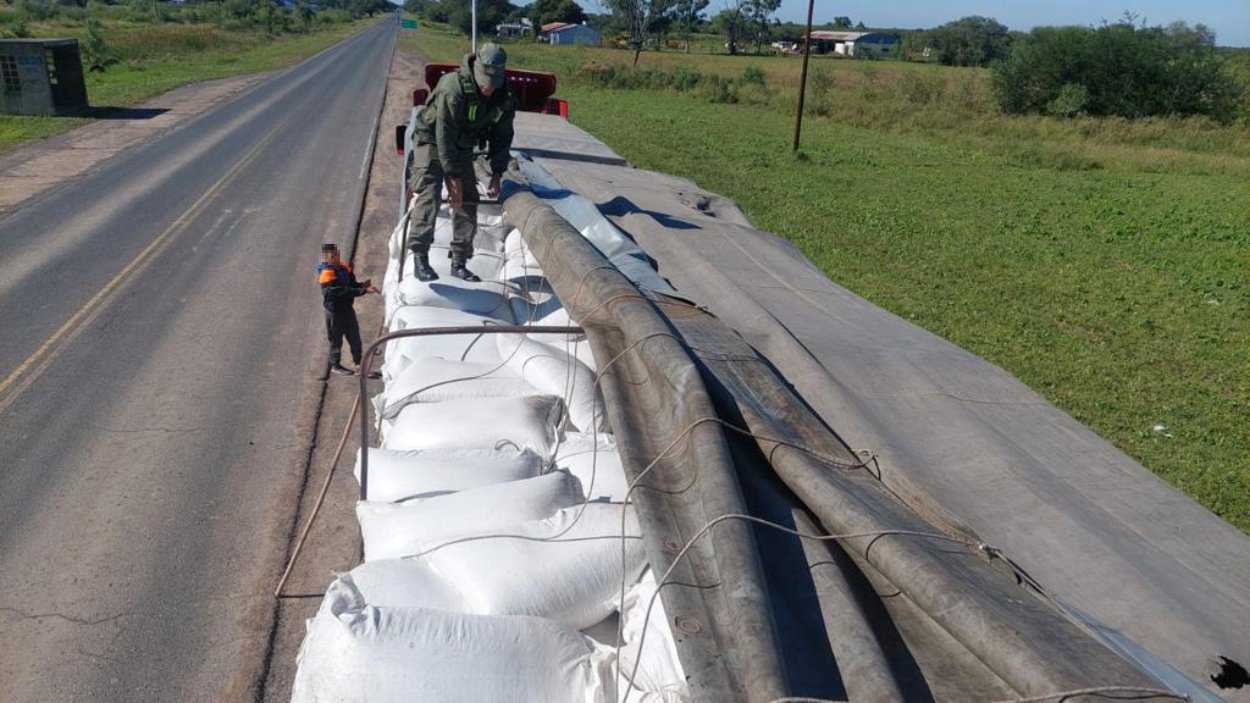 Trasladaba 25 toneladas de maíz, sorgo y soja con documentación inconsistente
