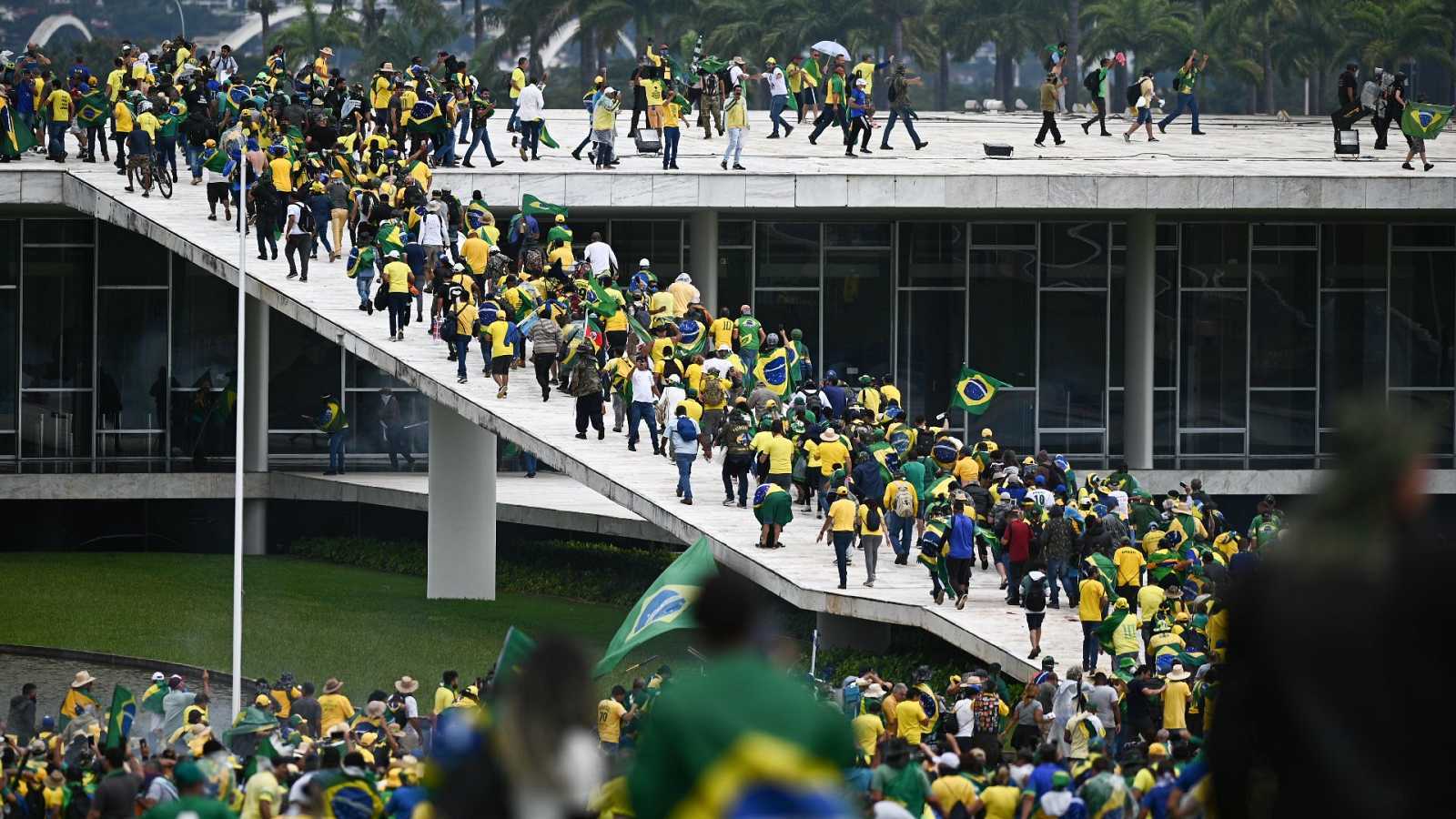 Allanan 22 propiedades de empresarios bolsonaristas