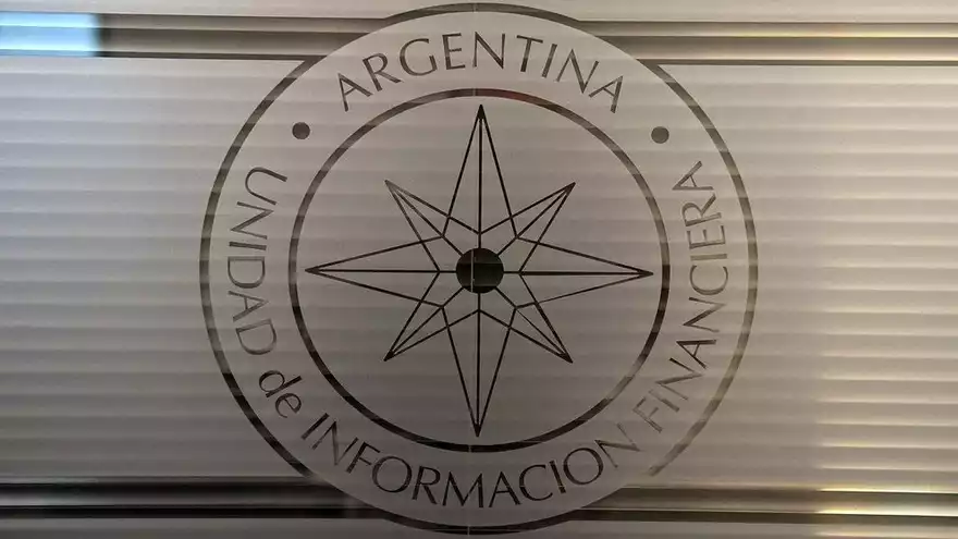 UIF actualiza umbrales para sujetos obligados a informar operaciones comerciales y financieras
