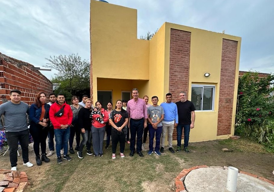 Acceso a la vivienda: Capitanich entregó soluciones habitacionales y Registros de Hábitat en la Zona Sur de Resistencia