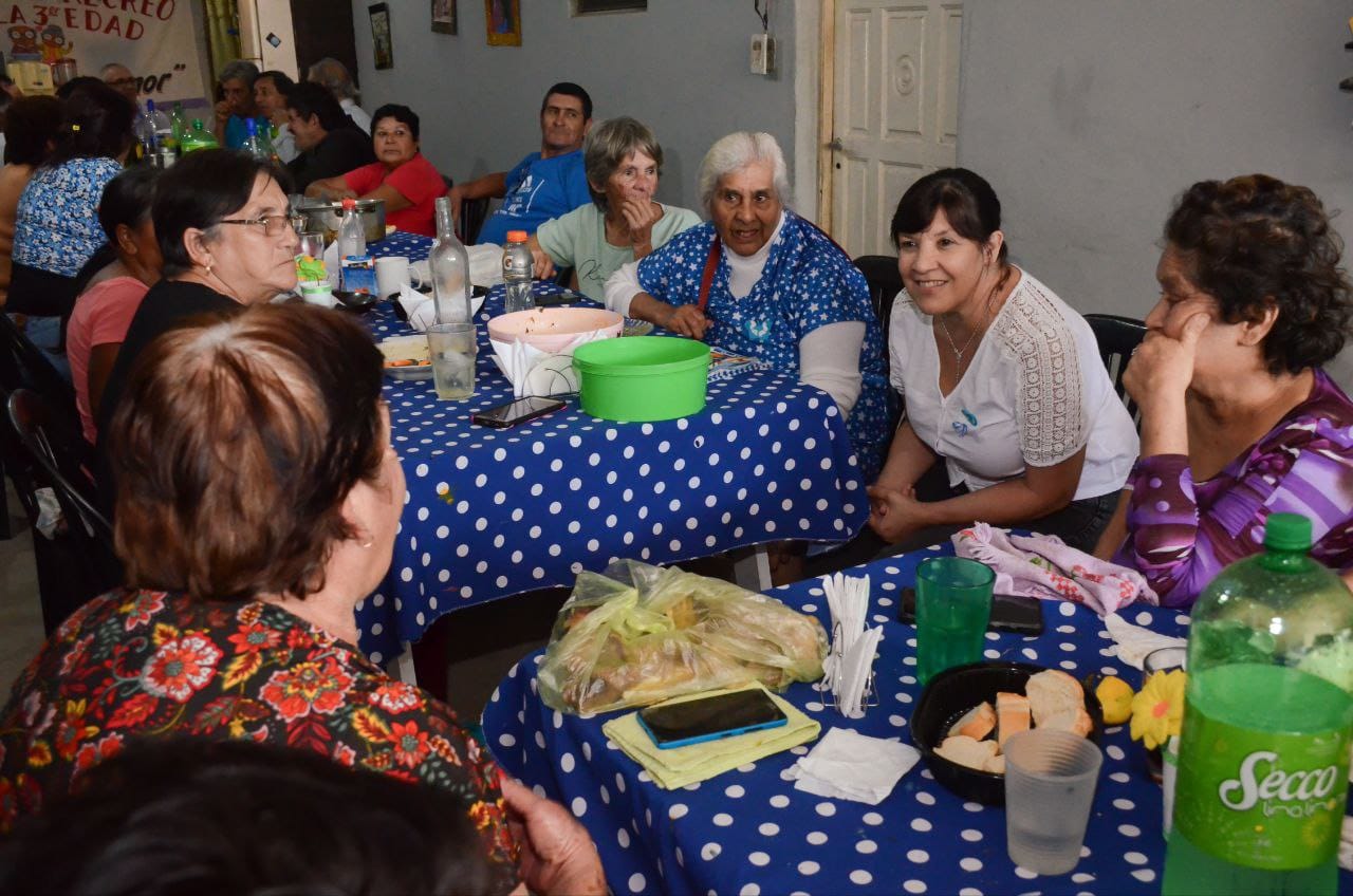 Cuesta manifestó su compromiso de trabajar con políticas públicas que mejoren la calidad de vida de adultos mayores