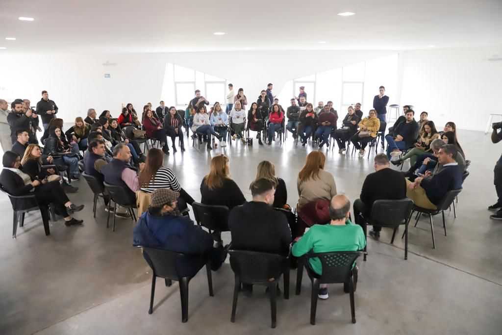 Docentes, comerciantes e industriales de Sáenz Peña expusieron ante el gobernador inquietudes y propuestas