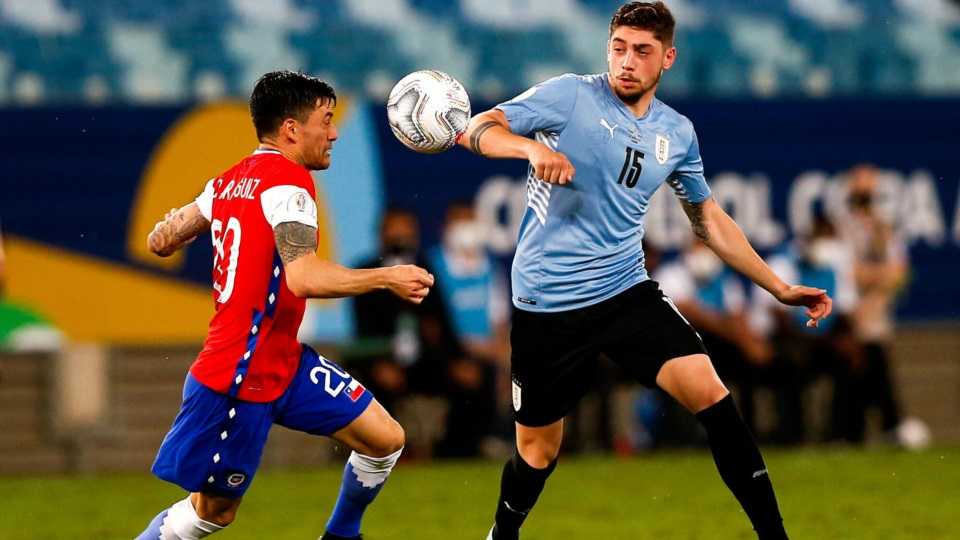 Uruguay, con el debut oficial de Bielsa como DT, recibe a Chile en Montevideo