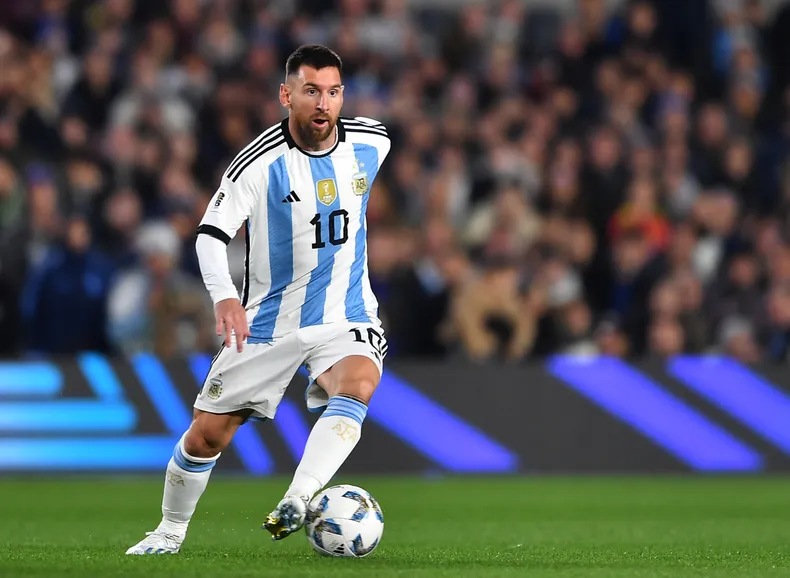 “No podíamos dar dos pases seguidos”: la fuerte queja de Lionel Messi por el estado de la cancha en Venezuela