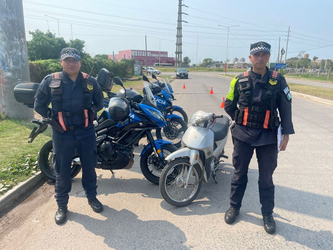 Policía Caminera: en control vial recuperan una motocicleta robada hace 3 meses