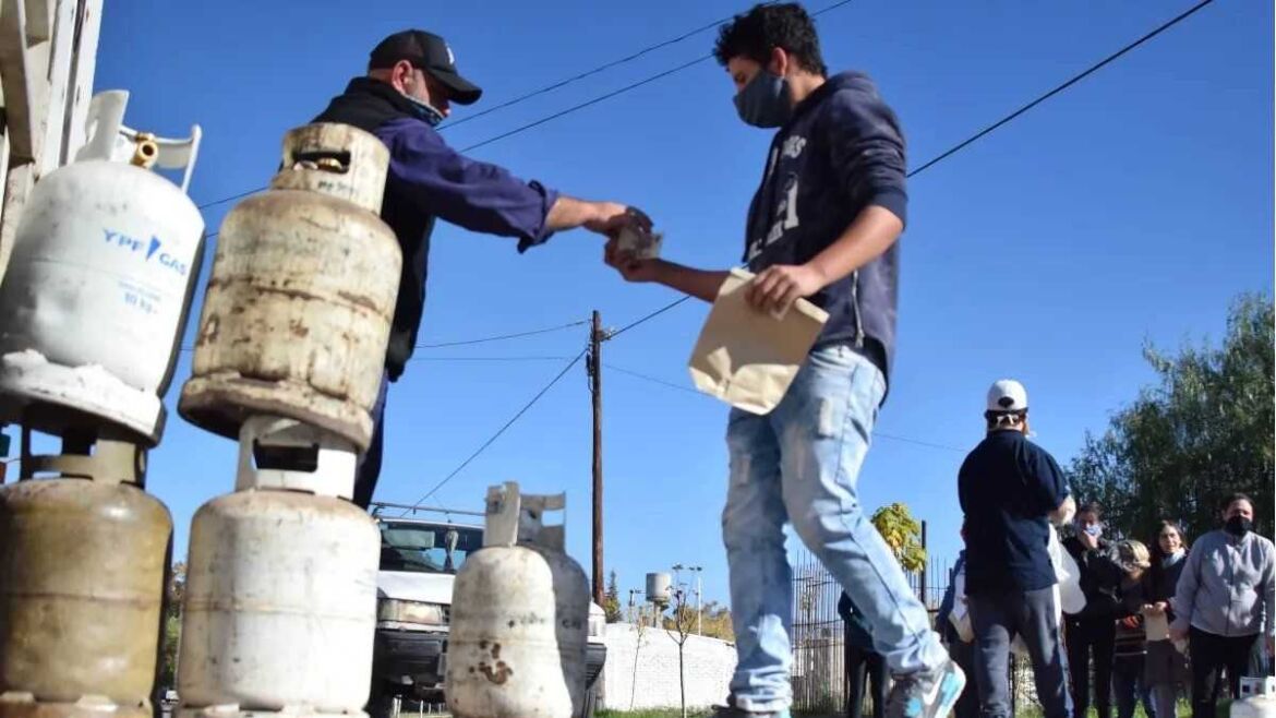 Aprueban asistencia económica para asegurar suministro de garrafas del Programa Hogar
