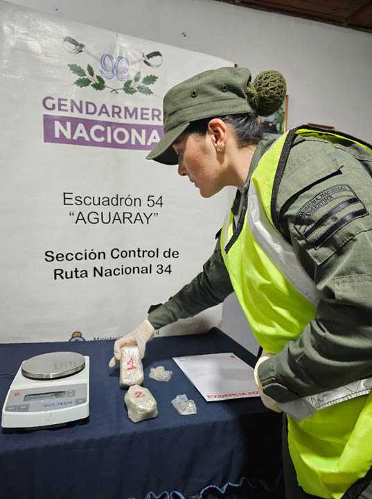 Pasajera viajaba en un ómnibus con cocaína adosada a su cuerpo: fue detenida