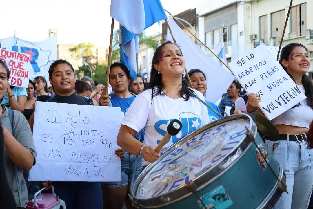 Miles de chaqueñas marcharon en el Día Internacional contra las violencias hacia las mujeres