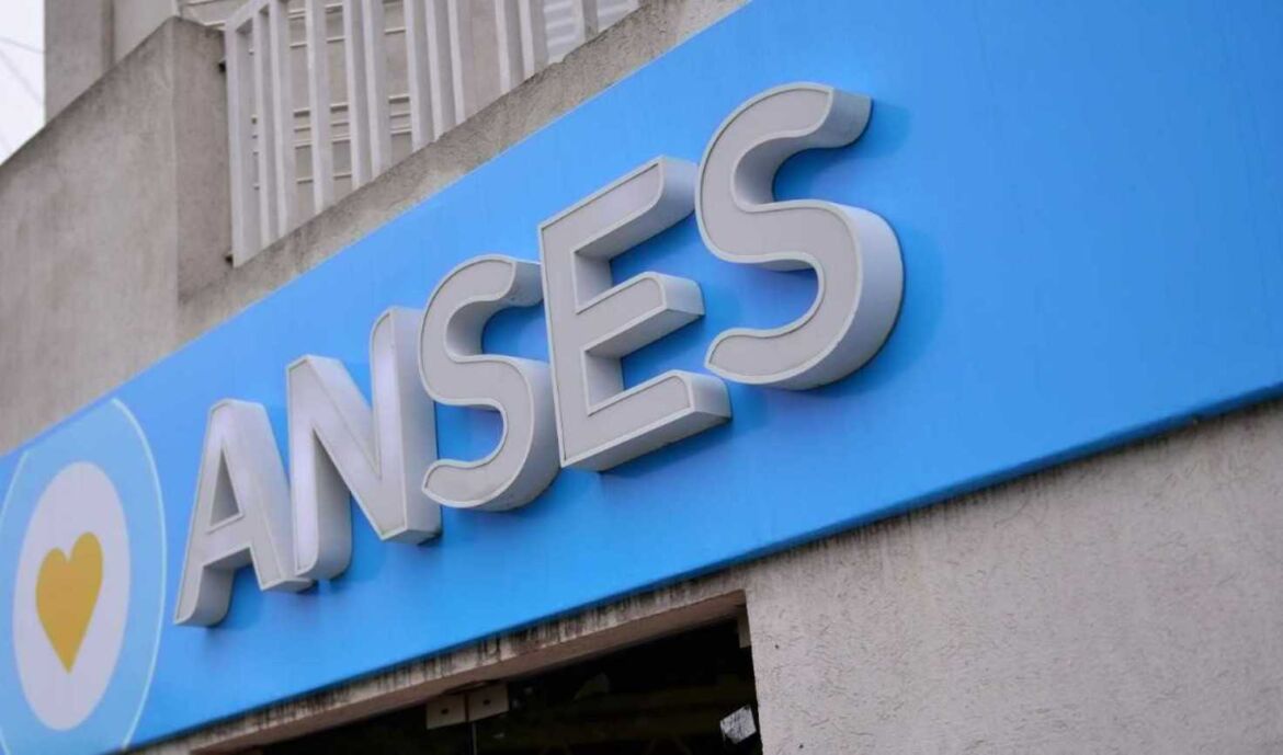 Este lunes, Anses paga jubilaciones y pensiones que superan los $87.460 y con DNI terminado en 2 y 3