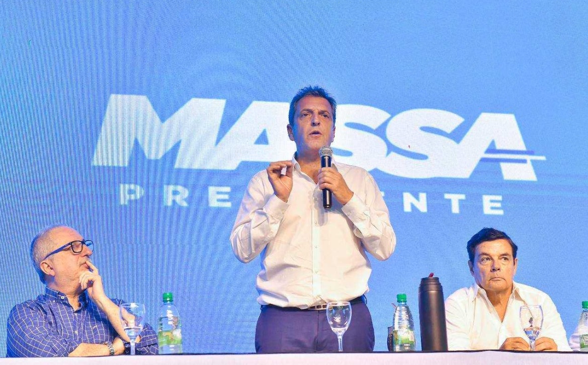 Massa con medios provinciales: «Tenemos que ir a un nuevo pacto federal»
