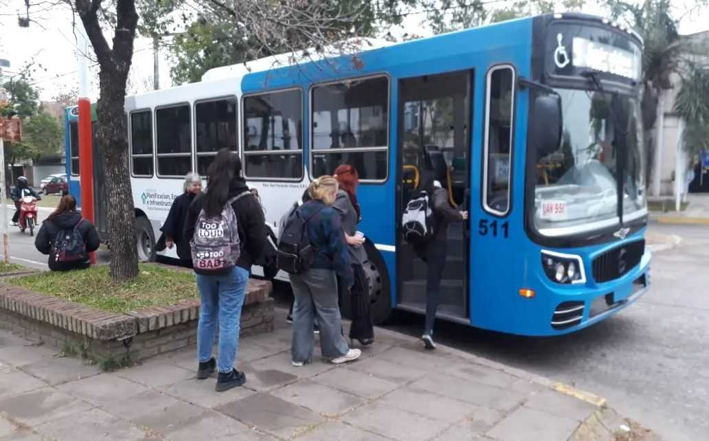 Se levanta el paro y vuelven a circular los colectivos