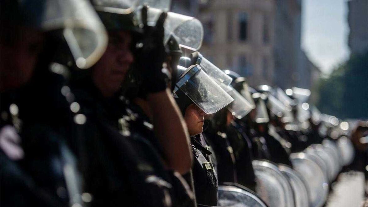 El Gobierno usará «todas las medidas de disuasión» en las marchas contra el DNU