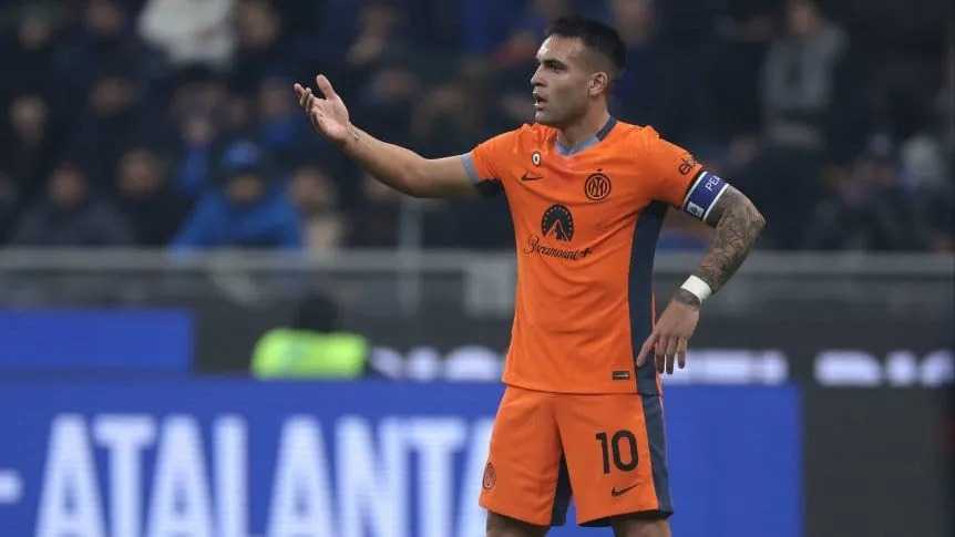 Lautaro Martínez falló un penal, salió lesionado e Inter quedó eliminado
