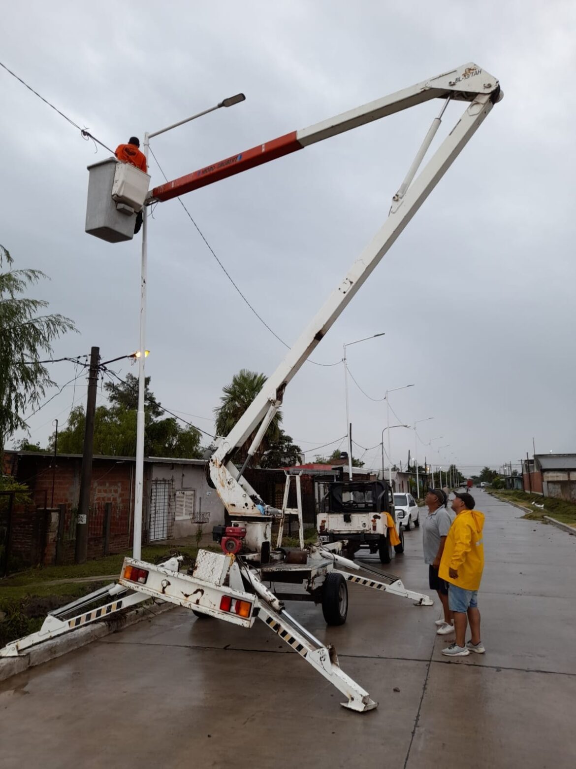 Puerto Vilelas: Ante las fuertes tormentas, el Municipio despliega un operativo de asistencia y recuperación de las zonas afectadas