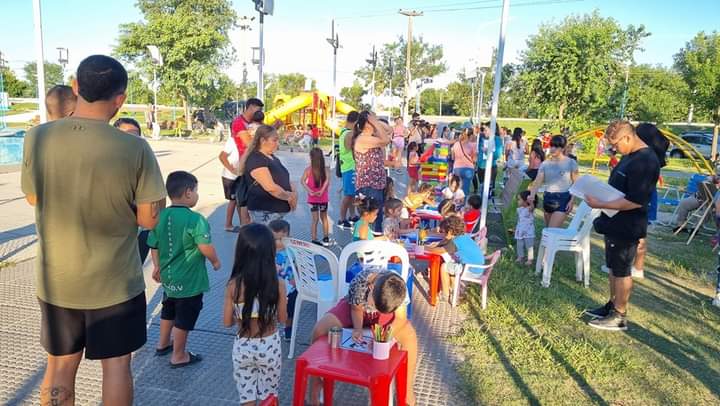 Puerto Vilelas: El Municipio compartió una “tarde de juegos” junto a las familias de distintos barrios