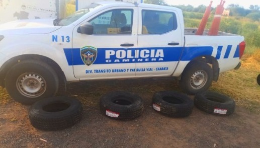 Puesto de Control Río Muerto: Operadores viales secuestran cubiertas de contrabando