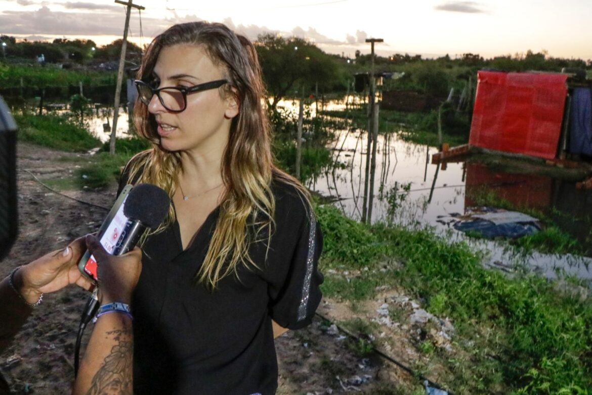 El Gobierno Provincial continúa recorriendo los barrios y asistiendo a familias afectadas por el temporal