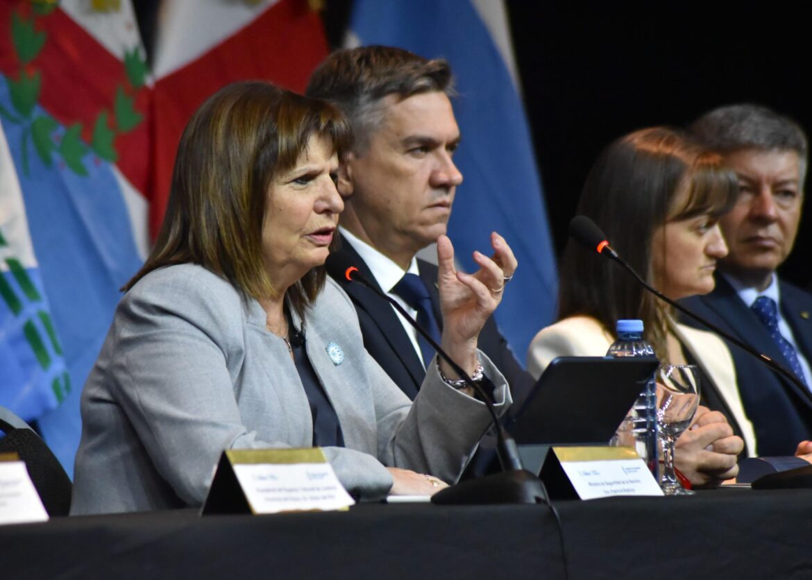 Zdero junto a Bullrich dieron apertura a la jornada de fortalecimiento en la investigación criminal